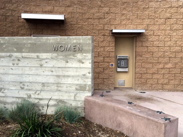 HendrysBathroomrun21316